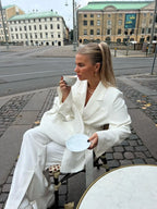 Flätad Knytnäve Konstläder Medium Väska med Handtag för Elegant och Modern Användning