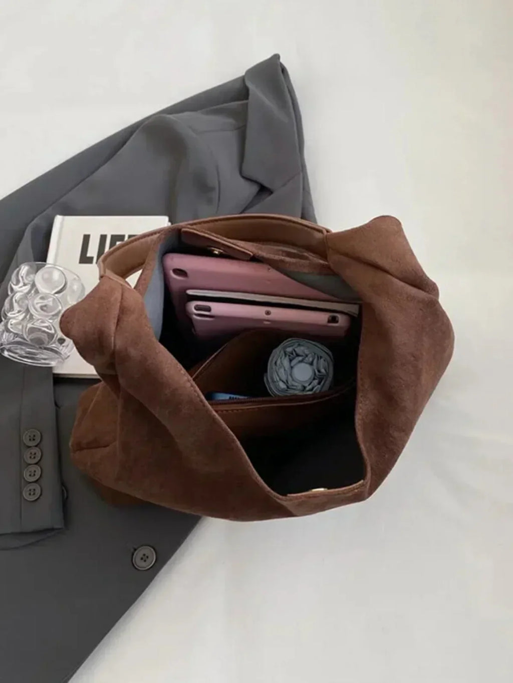 Retro Suede Stor Kapacitet Axelväska för Damer och Stilsäkra Accessoarer i Retro och Mångsidig Design