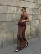 Urban Crossbody Vevad Axelväska i Syntetläder med Guldspänne för Avslappnade och Formella Tillfällen