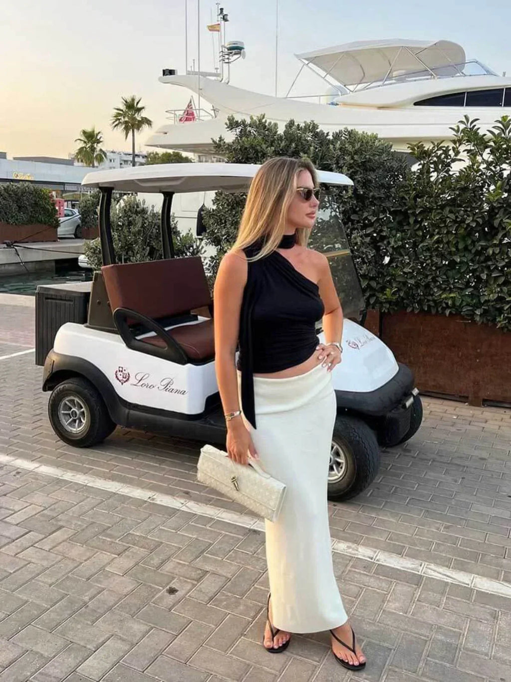 Urban Crossbody Vevad Axelväska i Syntetläder med Guldspänne för Avslappnade och Formella Tillfällen